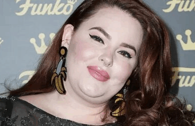 “A Plump Beauty”: The 340 lbs Model Showed Off Her Handsome Husband And Sons! “A Plump Beauty”: The 340 lbs Model Showed Off Her Handsome Husband And Sons!