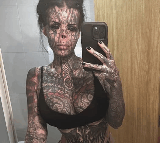 Tattoed woman who keeps her nose in a jar reveals what she looked like before – you better sit down