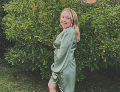 Woman shares important message following stage four cancer diagnosis after her symptoms dismissed as anxiety
