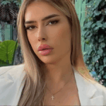 19-year-old influencer plunges 150ft to her death after ‘unfastening harness during panic attack’ on parasail 19-year-old influencer plunges 150ft to her death after ‘unfastening harness during panic attack’ on parasail