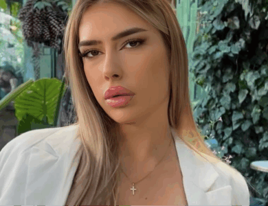 19-year-old influencer plunges 150ft to her death after ‘unfastening harness during panic attack’ on parasail 19-year-old influencer plunges 150ft to her death after ‘unfastening harness during panic attack’ on parasail